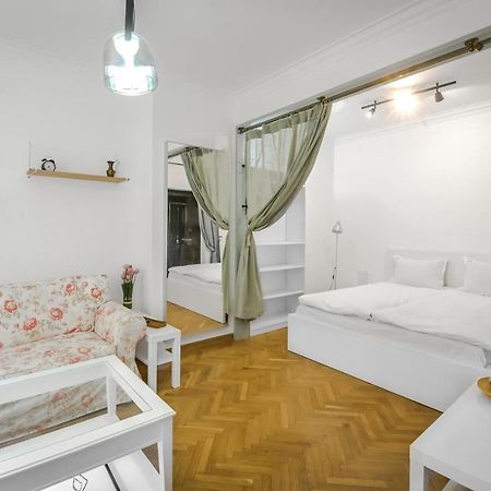 Floral Studio Retreat In Sofia City Center By Flat Mаnager Extérieur photo