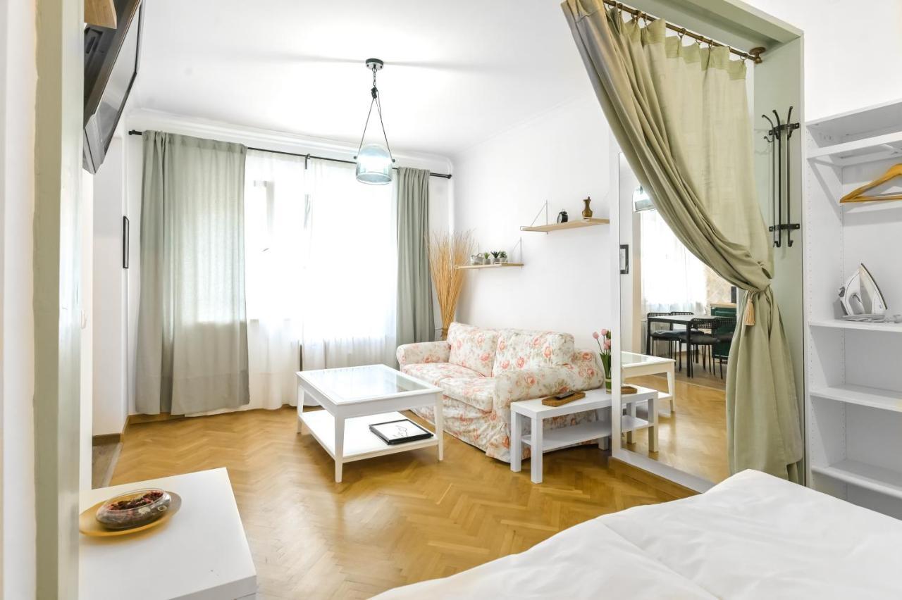Floral Studio Retreat In Sofia City Center By Flat Mаnager Extérieur photo